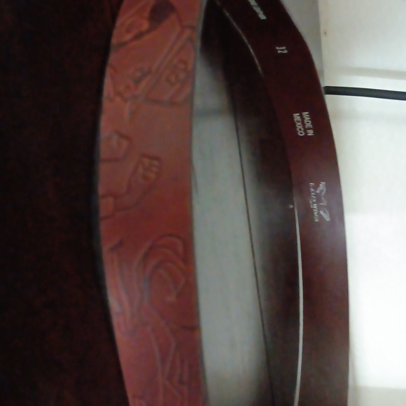 Notre Dame leather belt for fans out there! - Picture 2 of 4